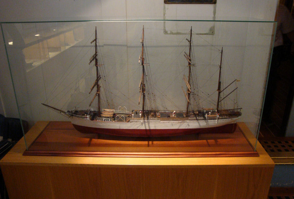 Herzogin Cecilien pienoismalli.jpg (107393 bytes)